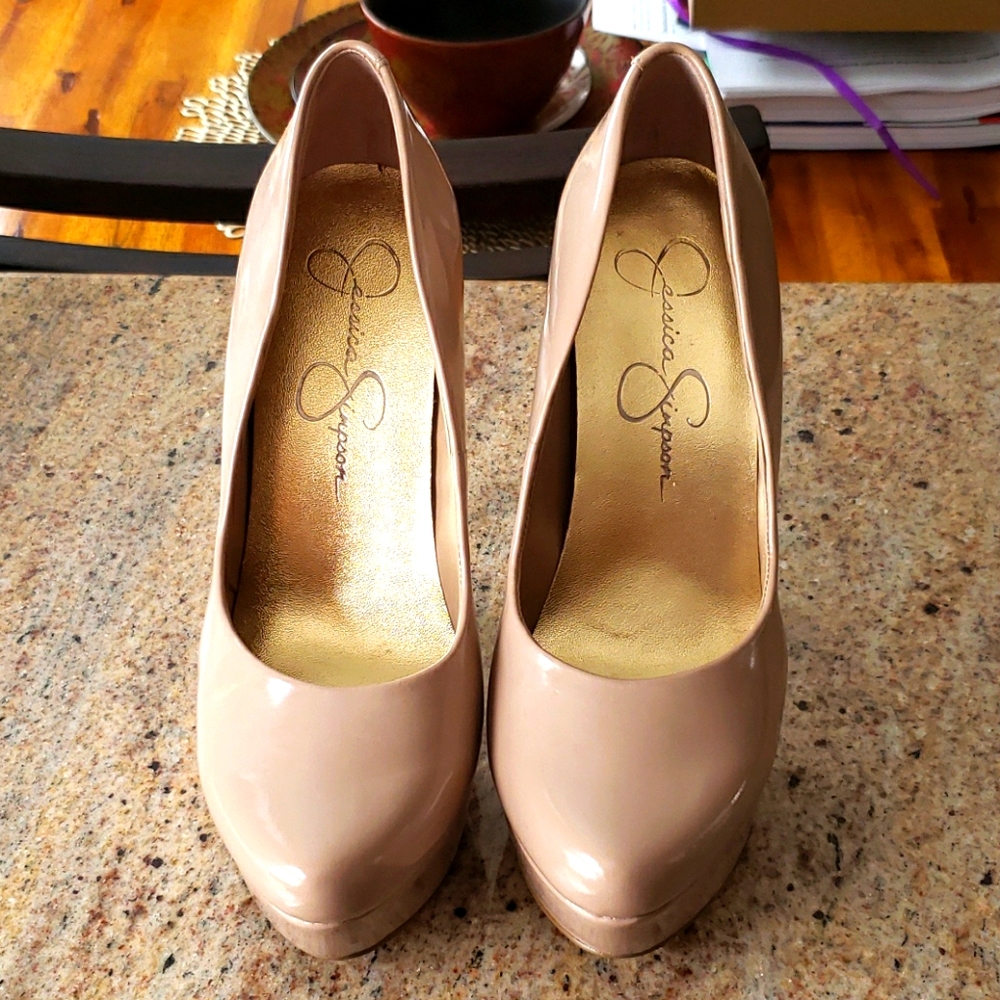 Jessica Simpson Platform Round Toe Pump